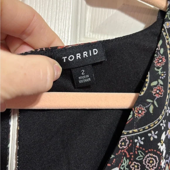 torrid Black Paisley Floral Long-Sleeve A-Line Dress - Picture 6 of 9